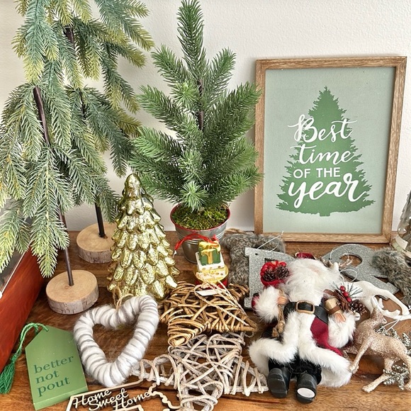 Lot 20 Christmas decor items with ornaments wall hangings art - Picture 1 of 14